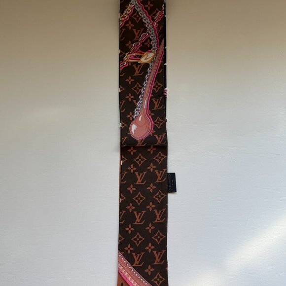 Louis Vuitton Silk Scarf - Picture 7 of 9